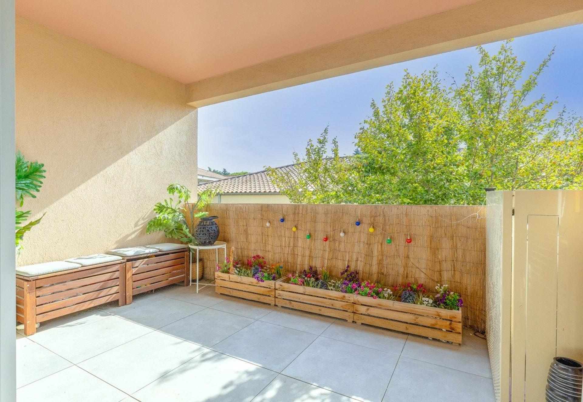 Photo 5 of the listing.