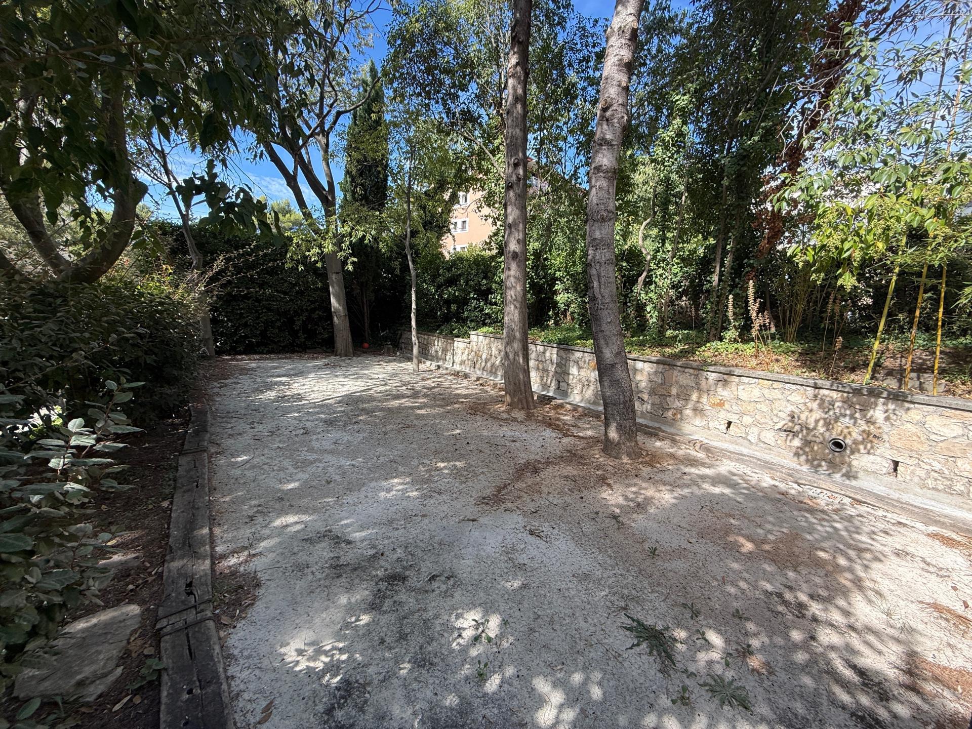 Photo 12 of the listing.