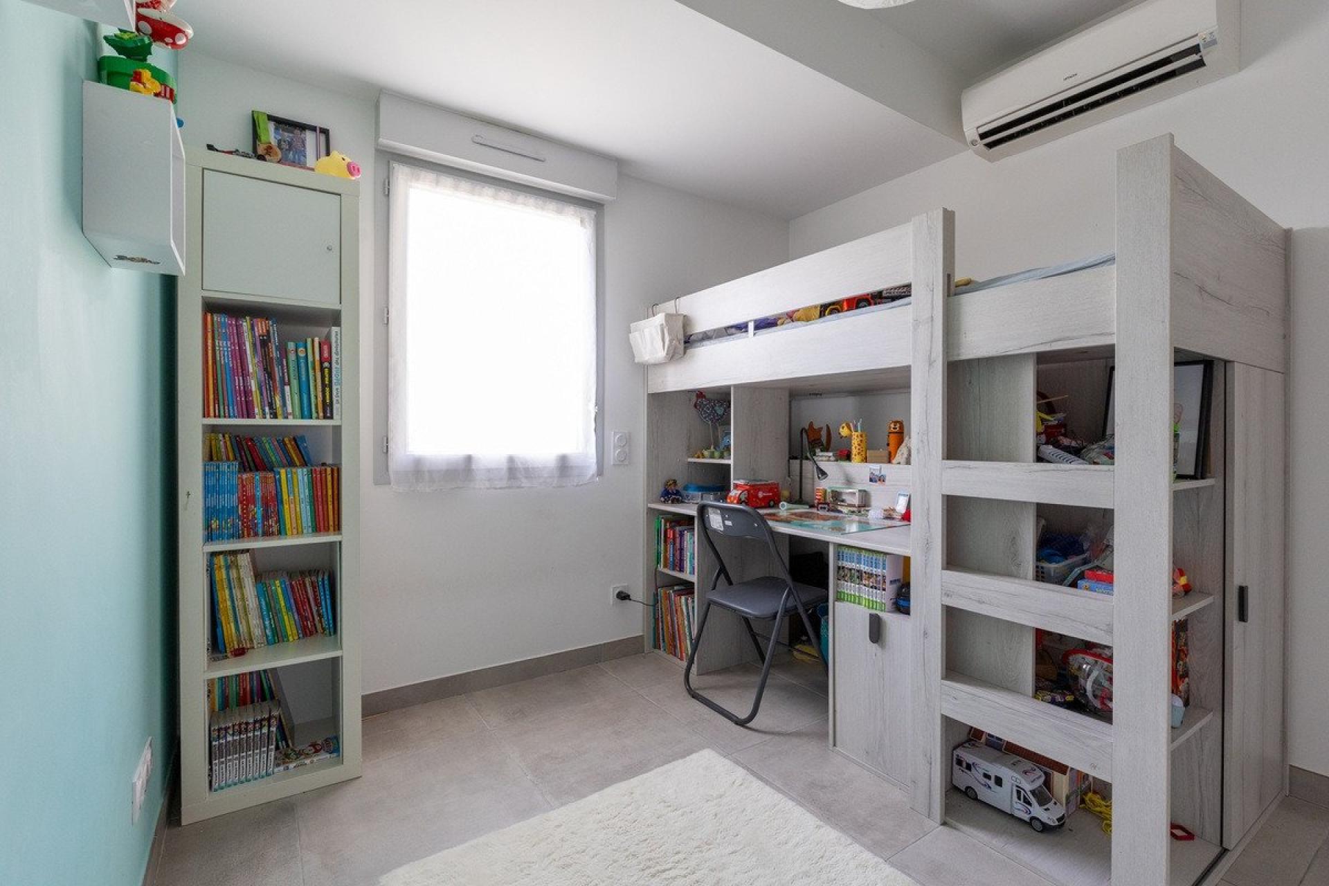 Photo 7 of the listing.