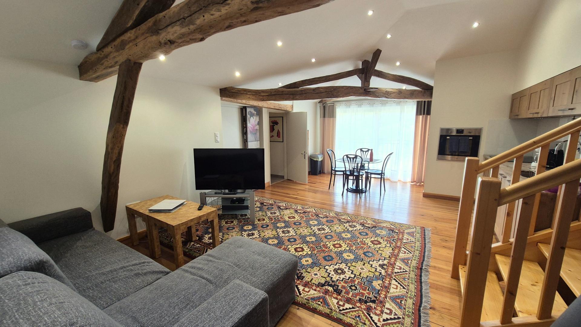 Photo 7 of the listing.