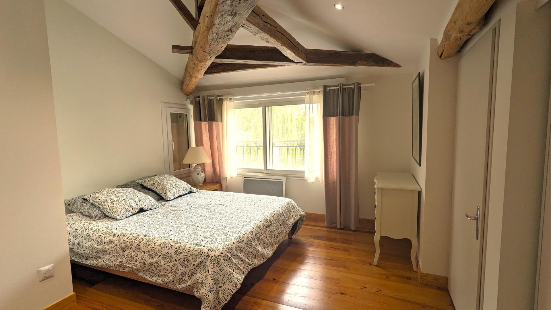 Photo 9 of the listing.