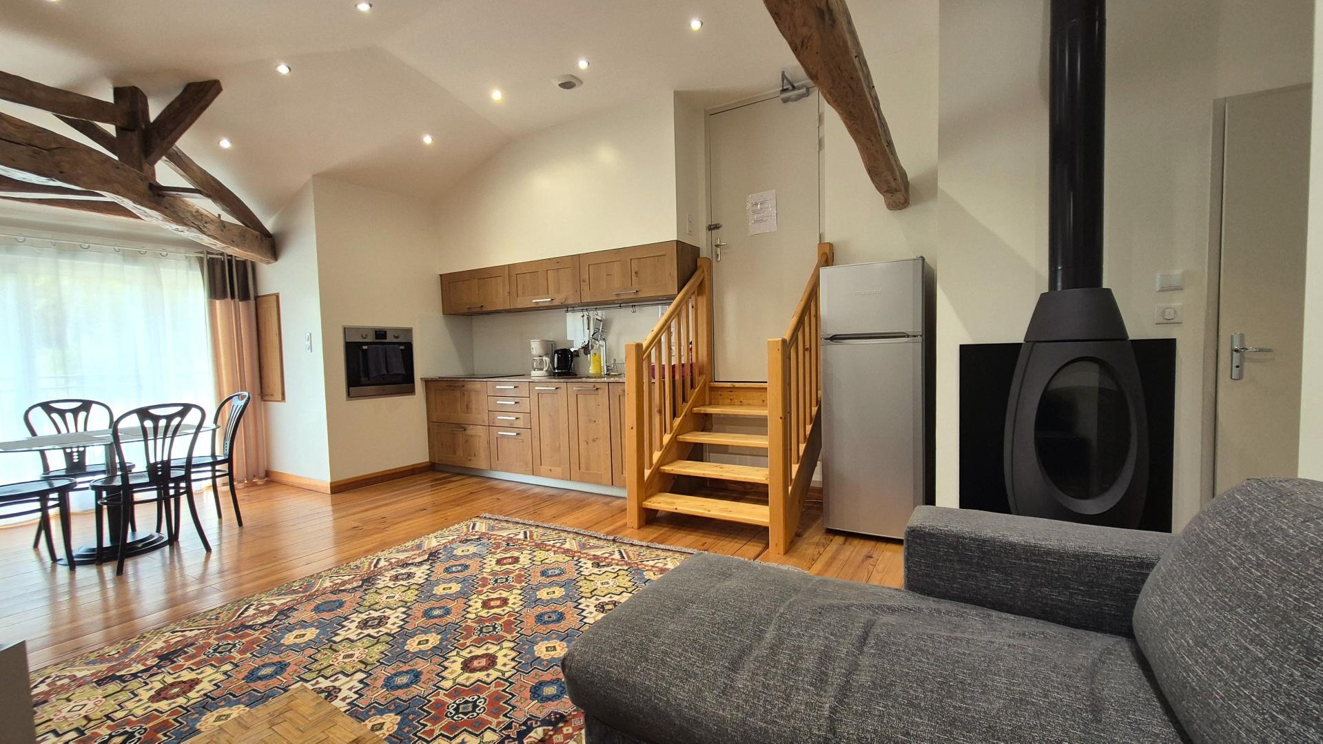 Photo 8 of the listing.
