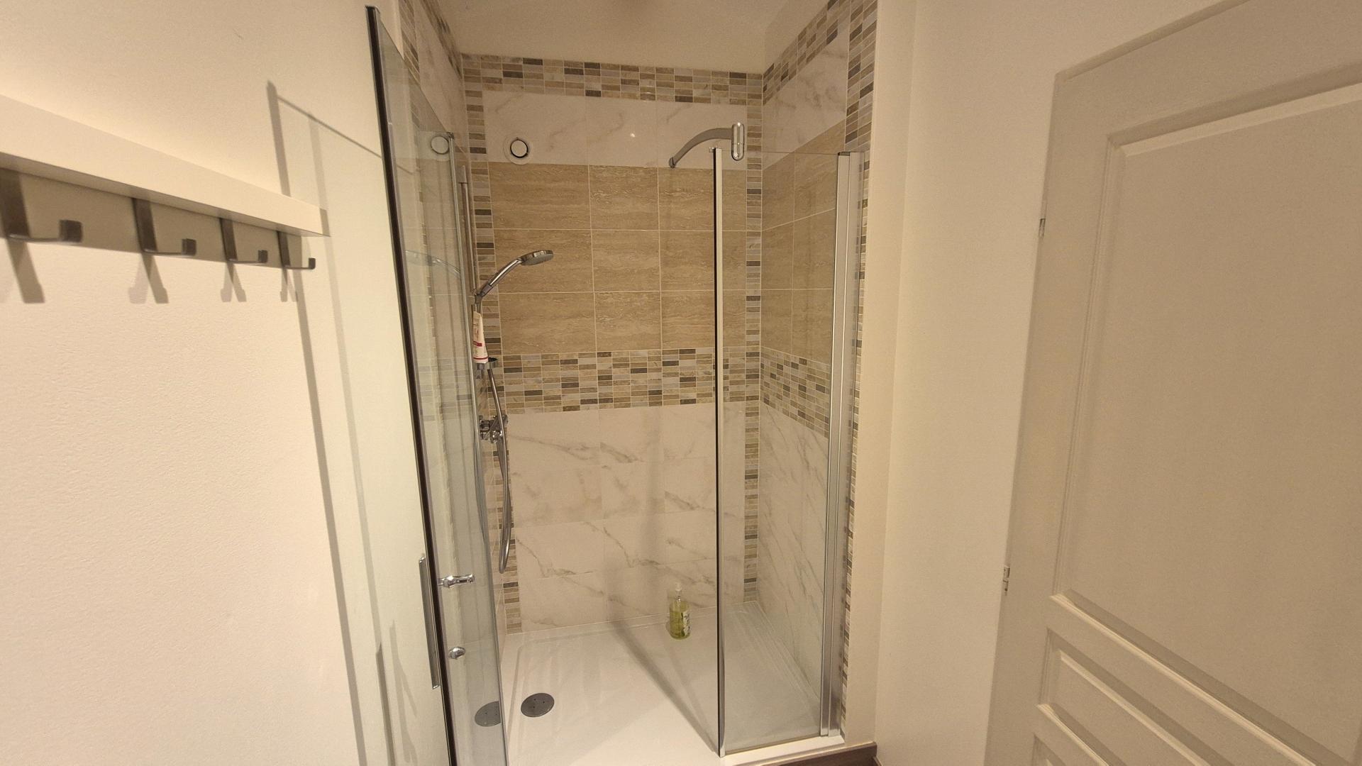 Photo 19 of the listing.