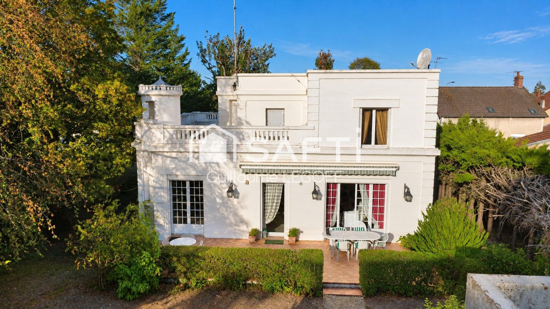Photo SAFTI — Maison 10 pièces, 237 m² à Issoudun 3
