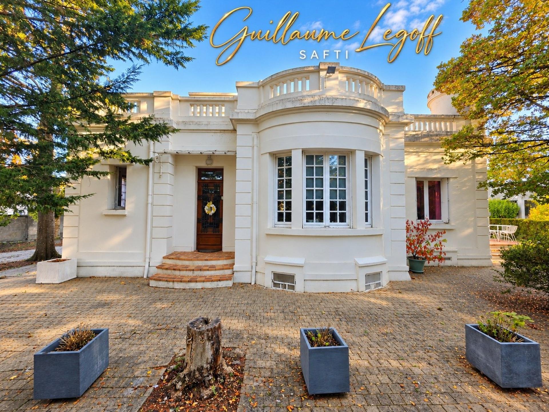 Maison 10 pièces 237 m² · à Issoudun · 237 m² · 471 600 €