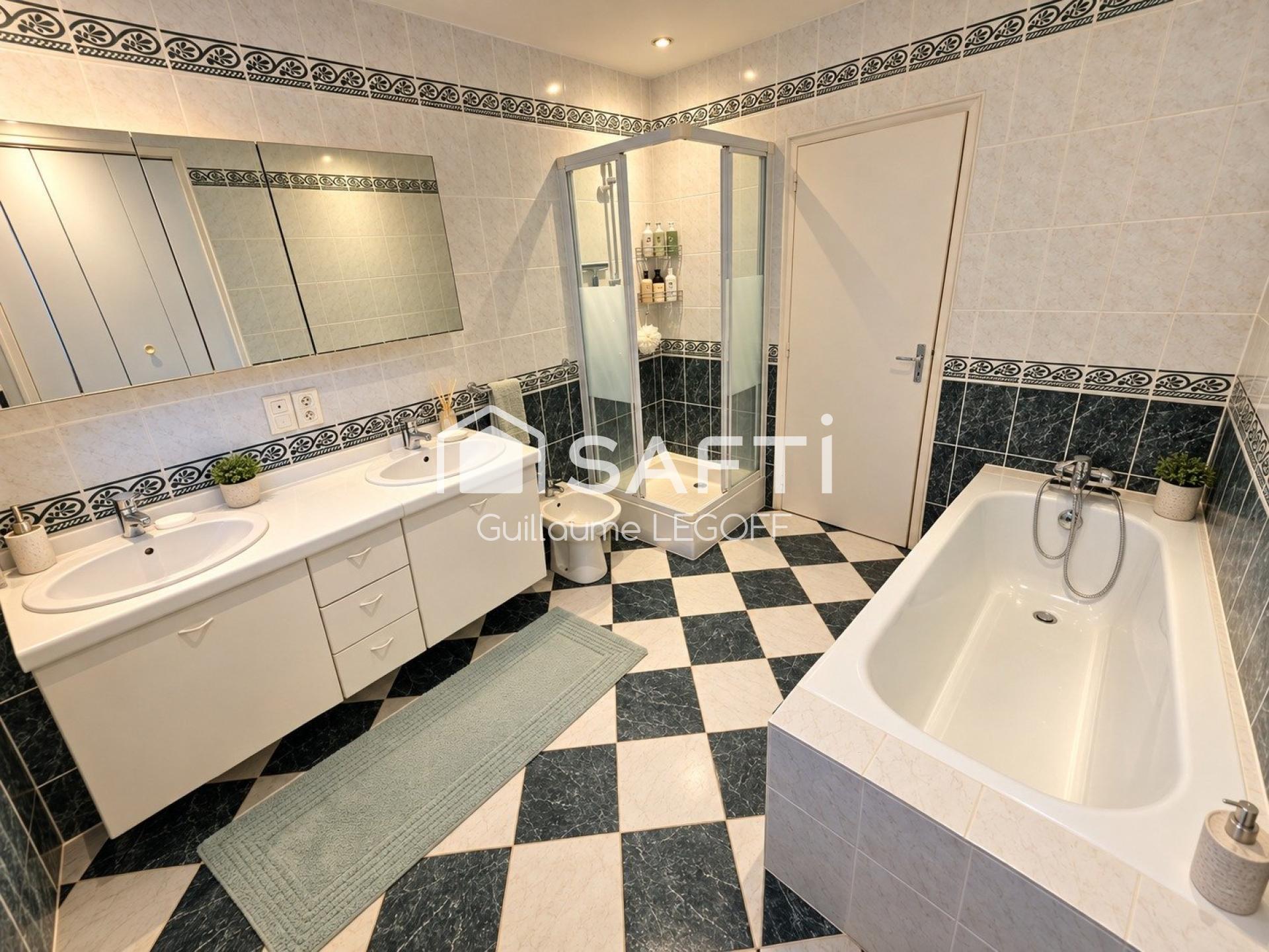 Photo SAFTI — Maison 10 pièces, 237 m² à Issoudun 5