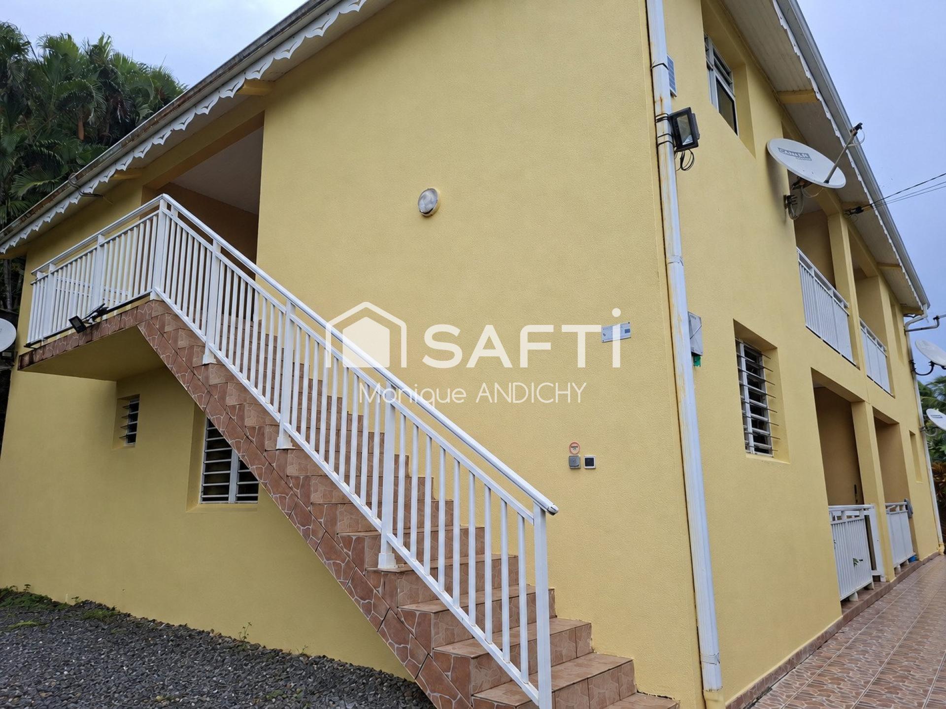 Marigot : immeuble 4 F3 loués, vue mer
