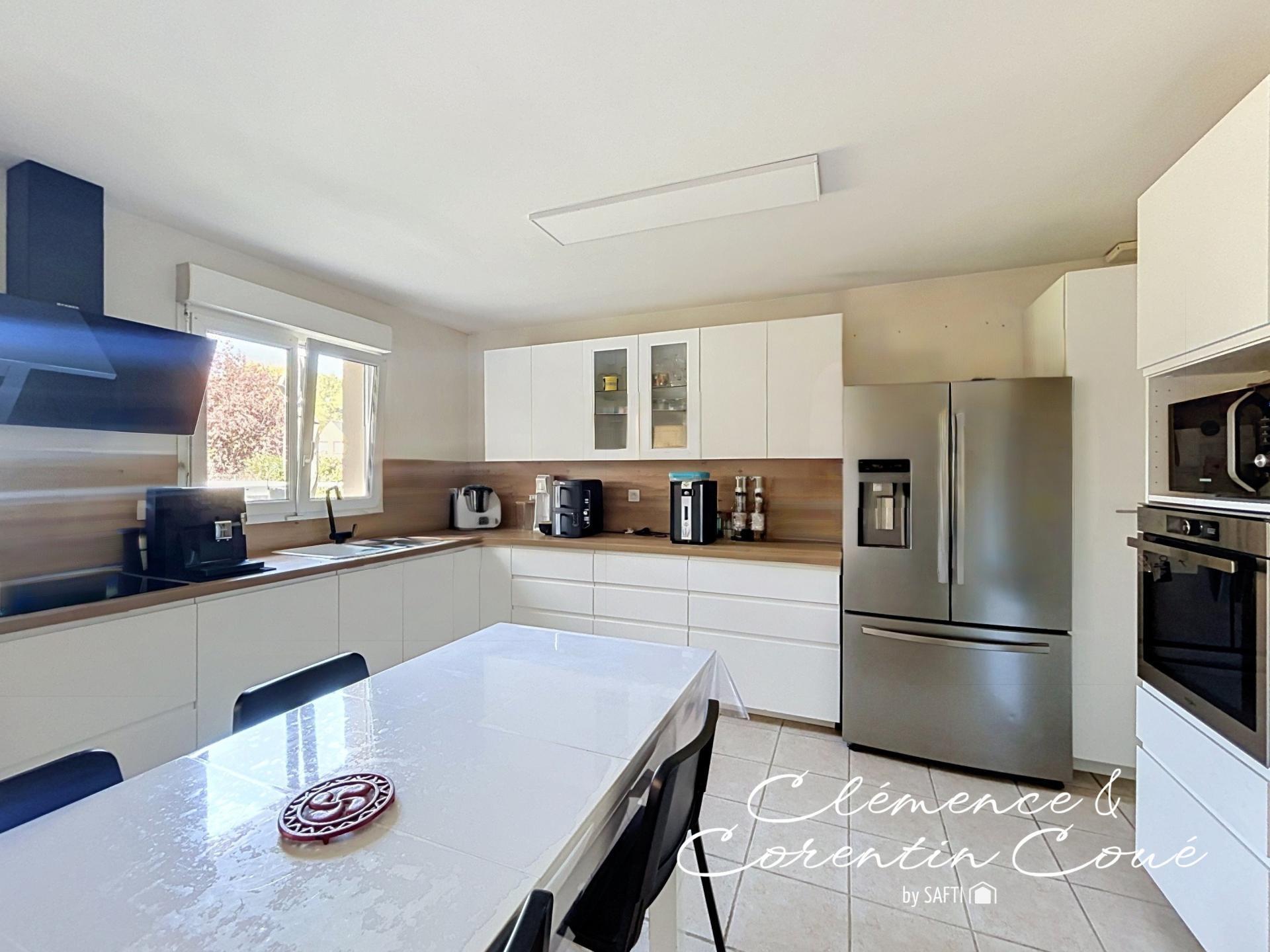 Maison 5 pièces 104 m² · à Bécon-les-Granits · 104 m² · 249 000 €