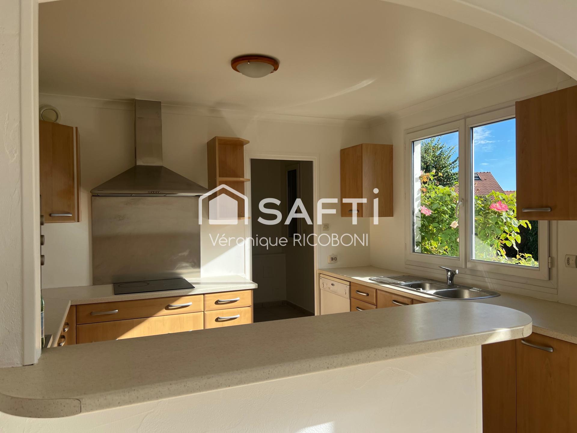 Photo SAFTI — Maison 7 pièces, 176 m² à Maurepas 4