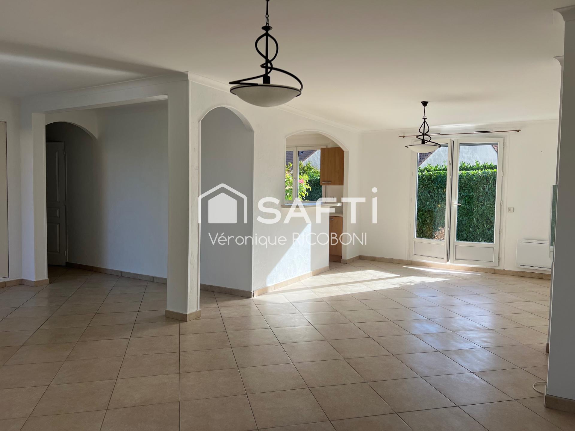 Photo SAFTI — Maison 7 pièces, 176 m² à Maurepas 3