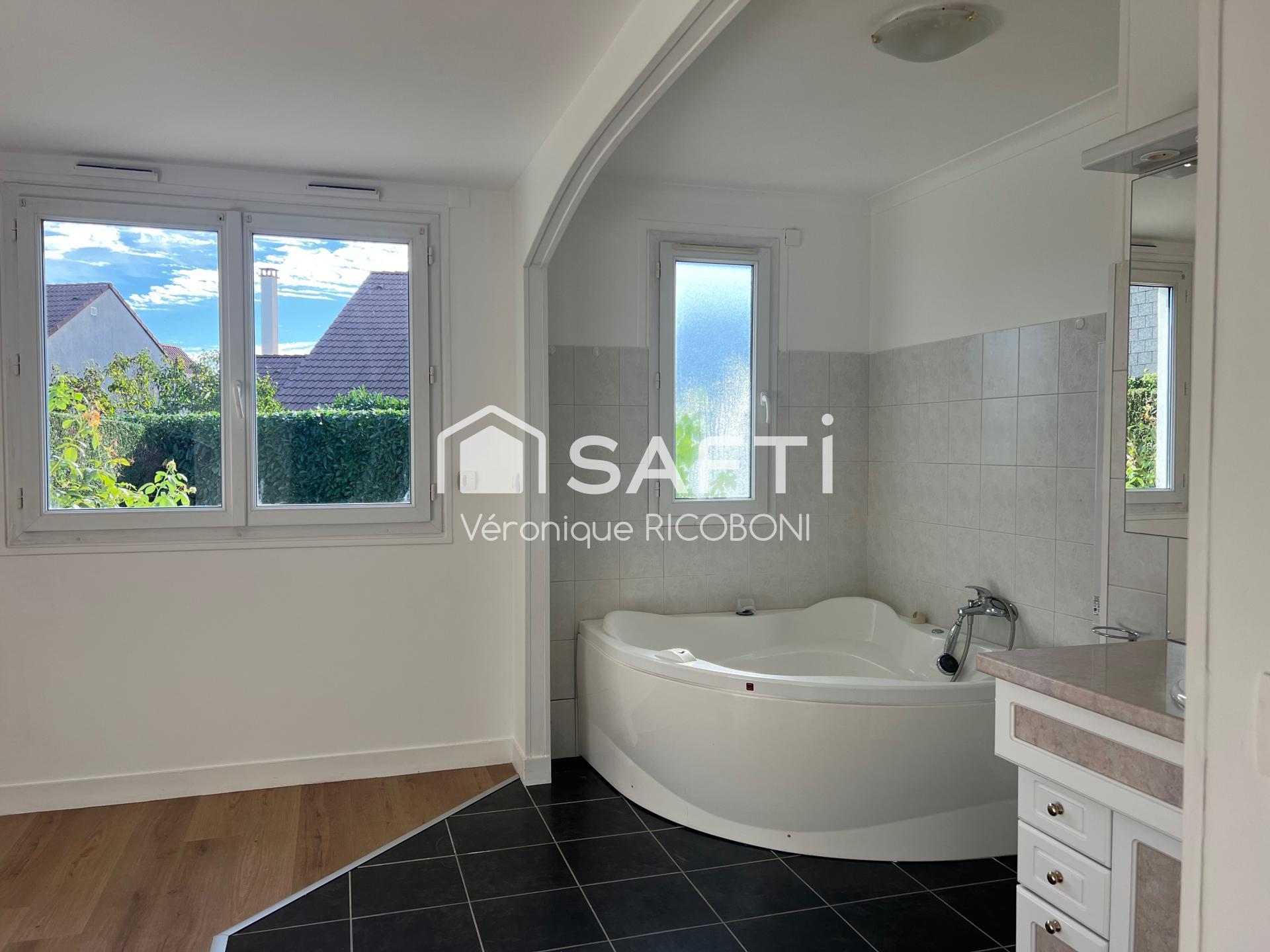 Photo SAFTI — Maison 7 pièces, 176 m² à Maurepas 5