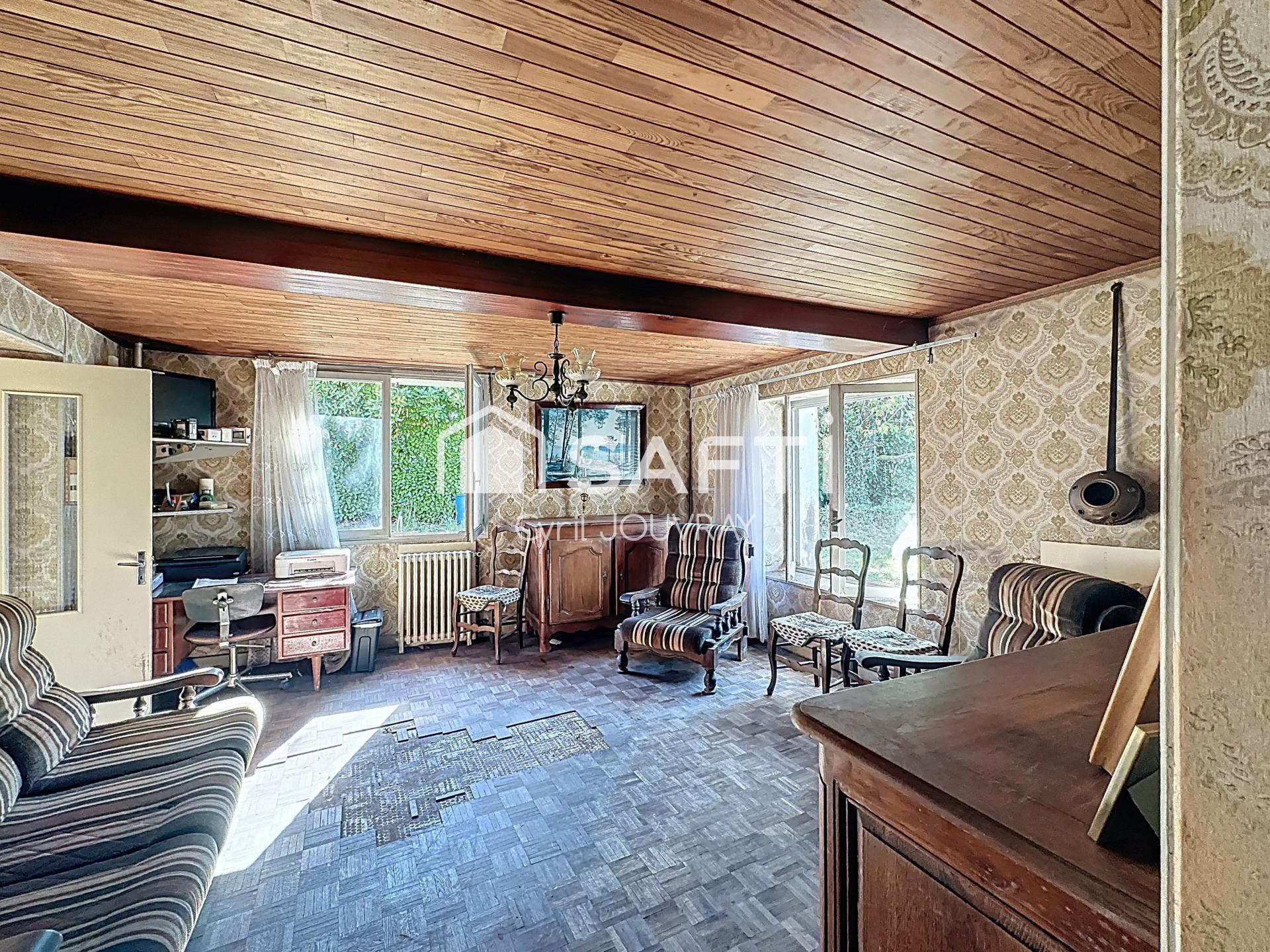 Maison et annexe à rénover à prix abordable sur un terrain d'environ 2000 m²