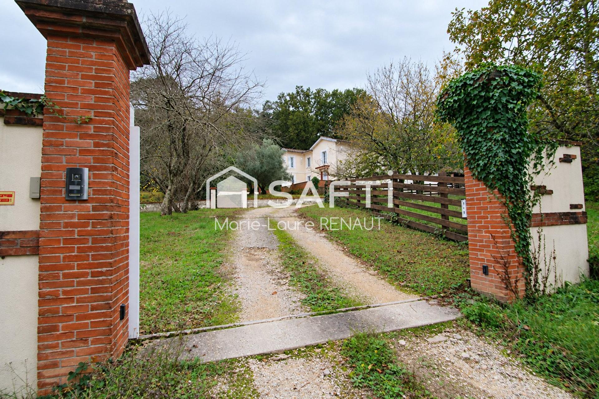 Maison de maître - 10 pièces - 7 chambres - 2,3Ha