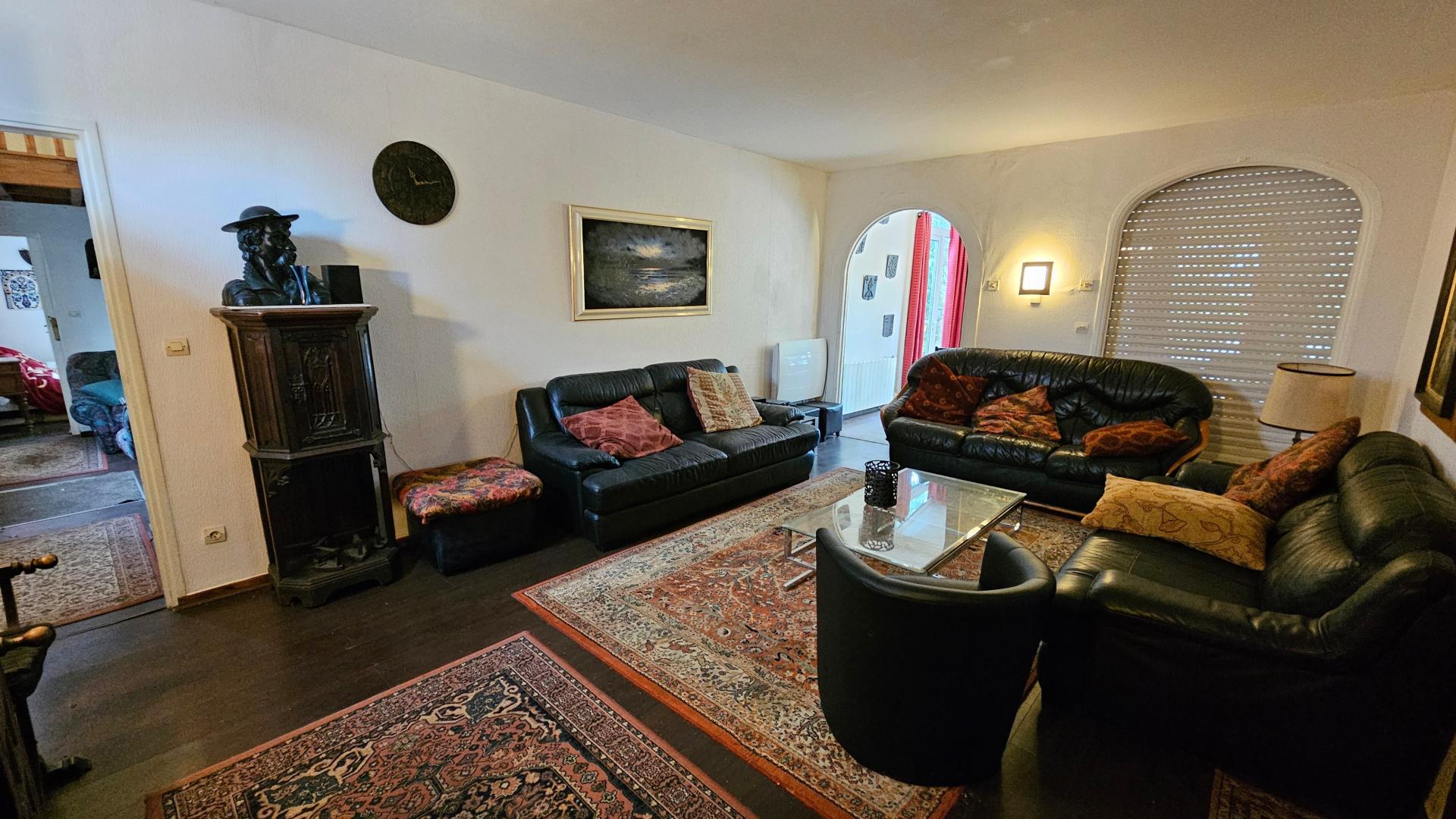 Photo 9 of the listing.