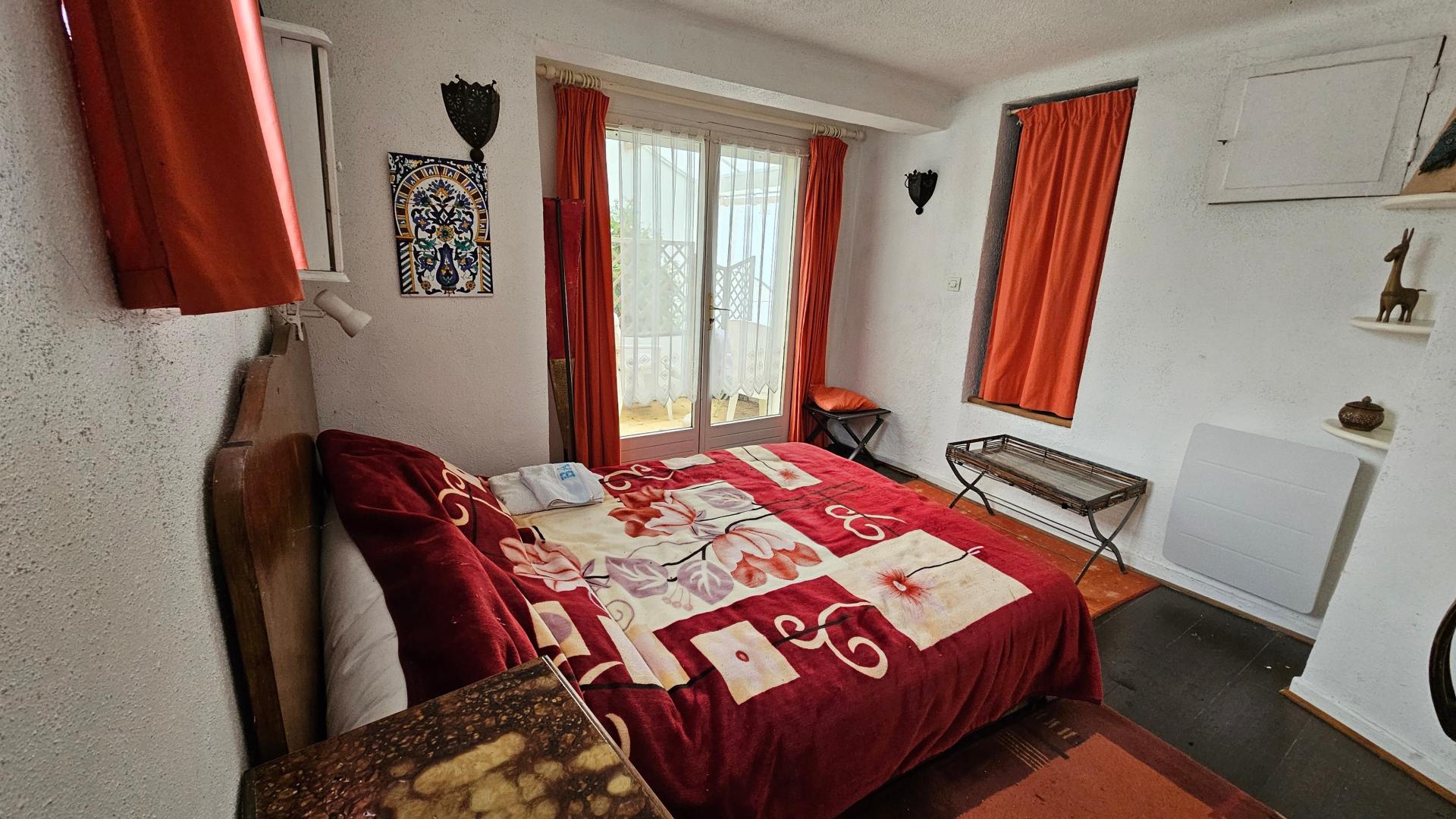 Photo 14 of the listing.