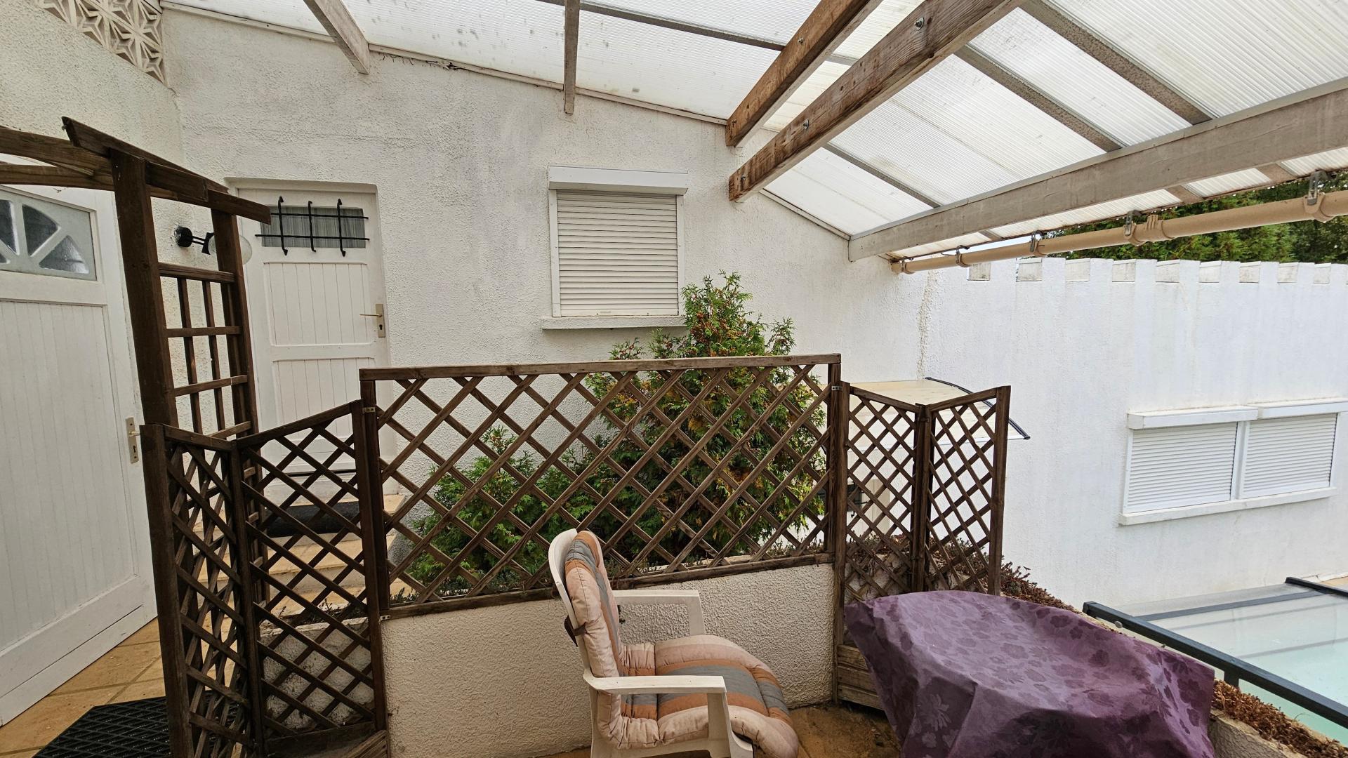Photo 7 of the listing.