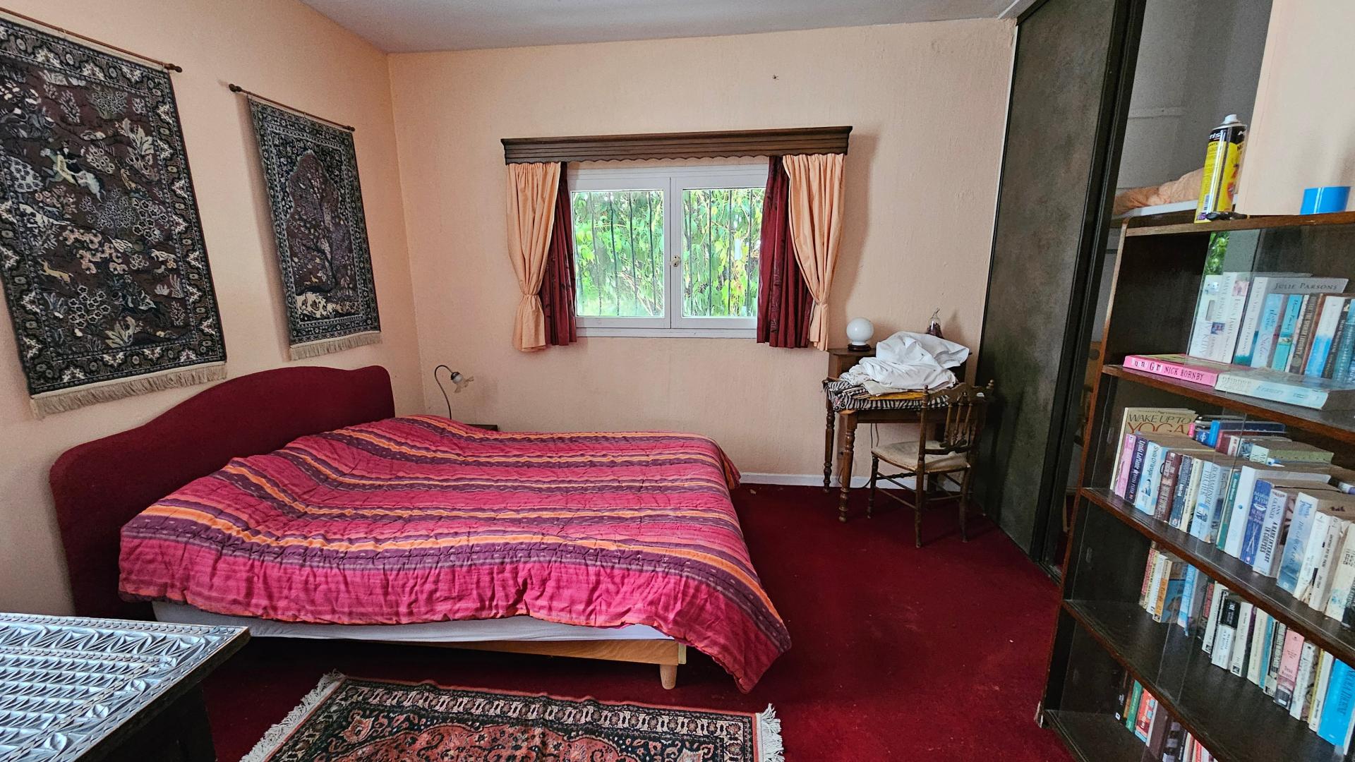 Photo 13 of the listing.