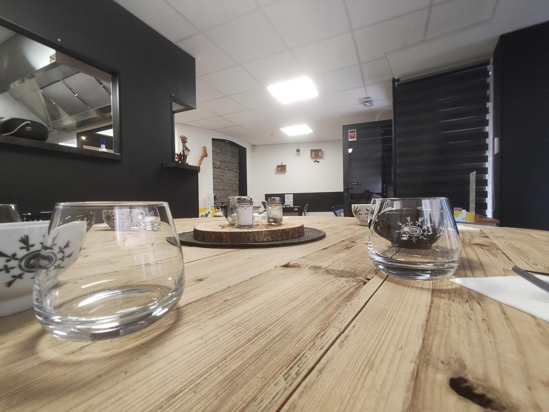 Local commercial 122 m² · à Lagnieu · 122 m² · 60 000 €
