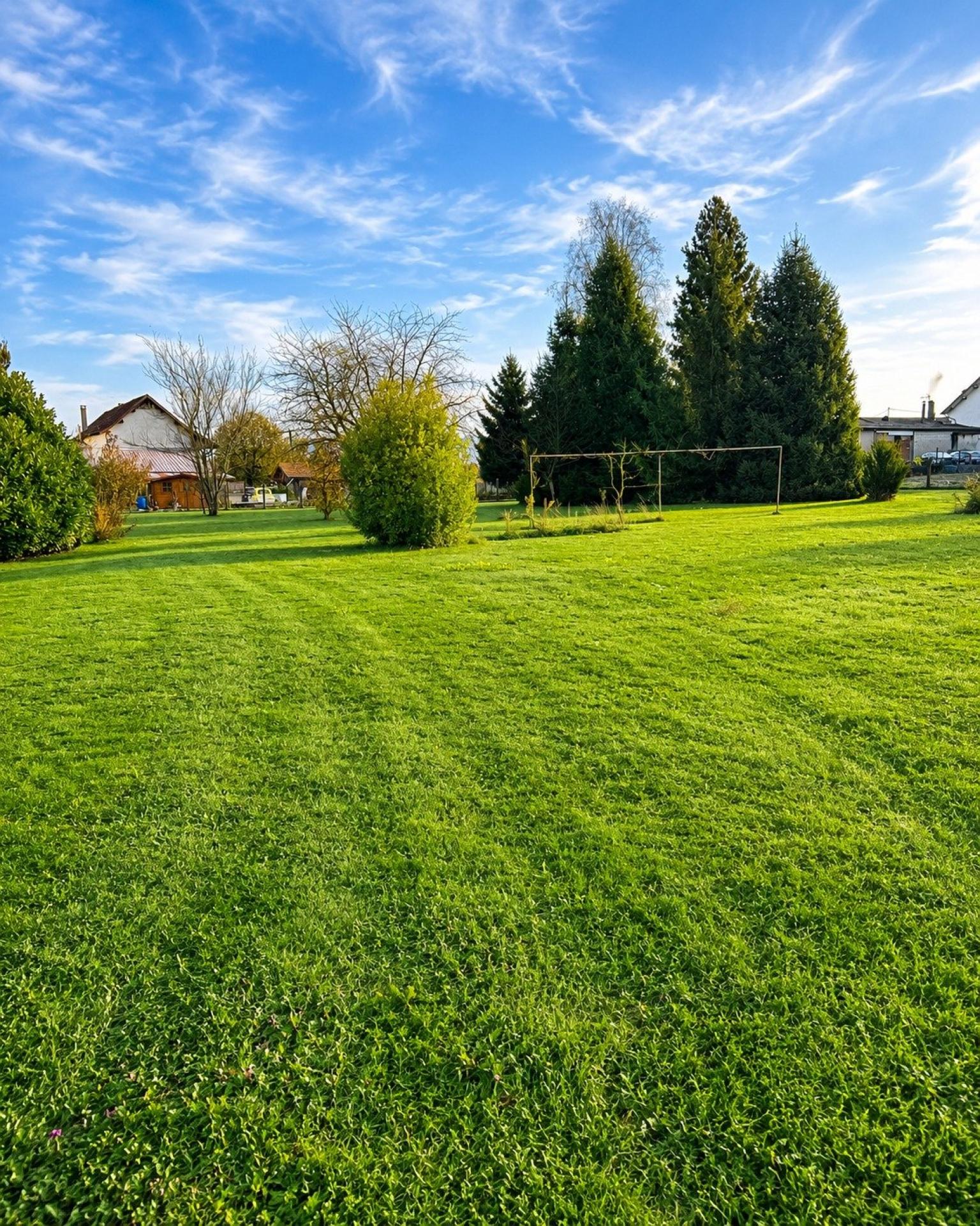 Terrain calme idéalement situé. · à Les Abrets en Dauphiné · 57 000 €