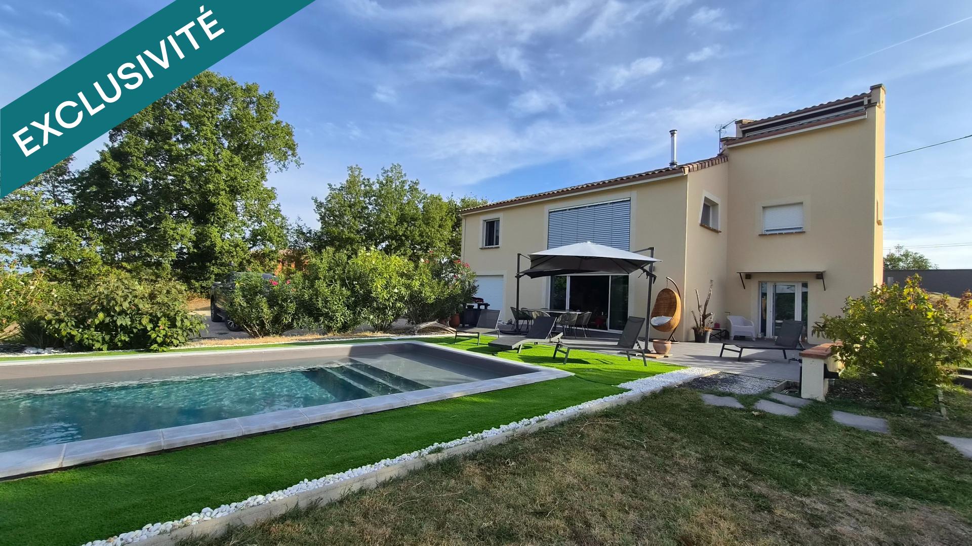 Villa avec pigeonnier, piscine et grand garage