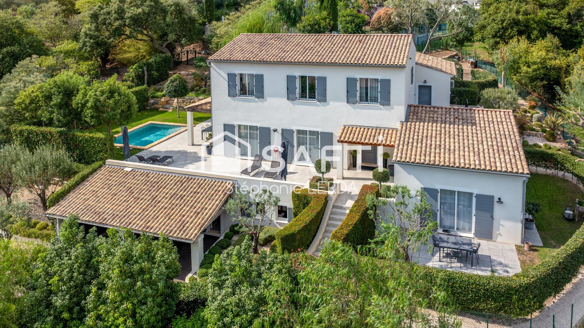 Maison 9 pièces 330 m² · à Cannes · 330 m² · 1 990 000 €