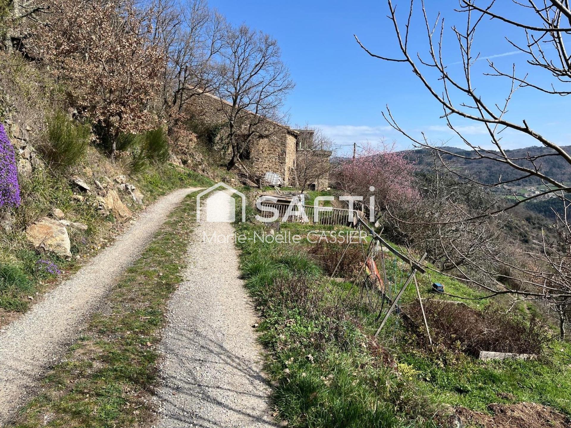 Maison 5 pièces 121 m² · à Silhac · 121 m² · 255 000 €