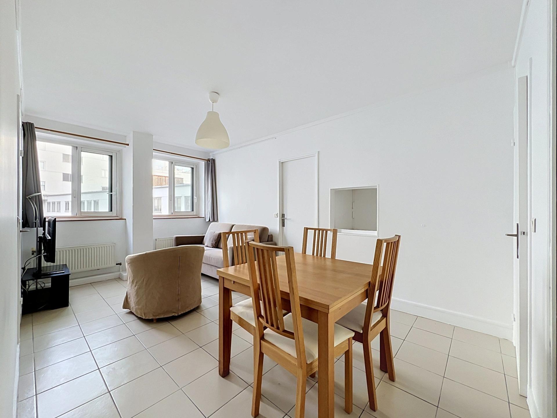 Appartement 2 pièces 42 m² · à Paris 16e Arrondissement · 42 m² · 415 000 €