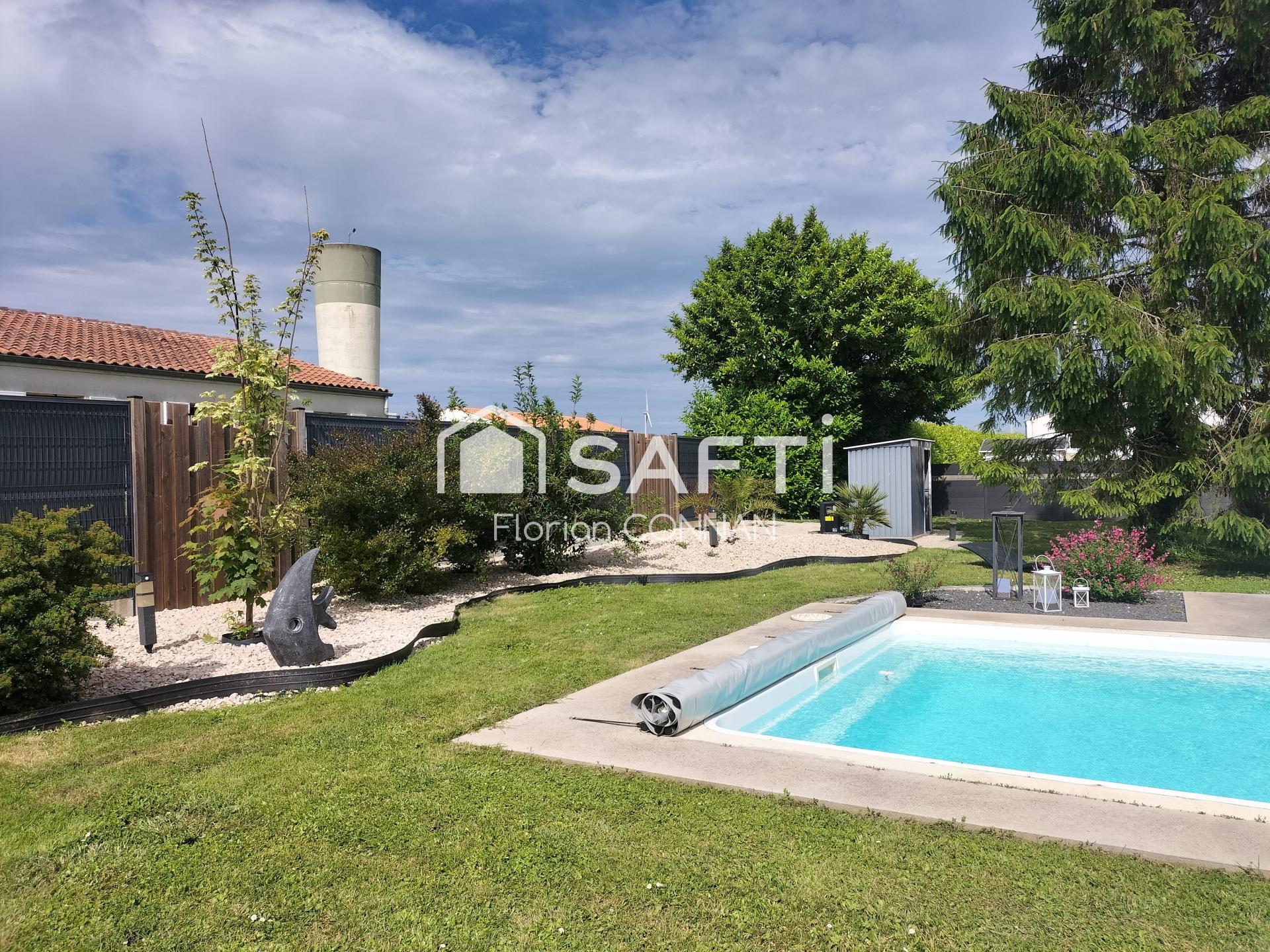 Maison 6 pièces 195 m² · à Saint-Jean-d'Angély · 195 m² · 296 000 €