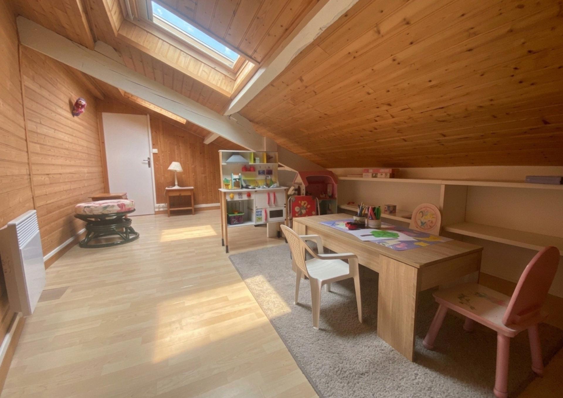 Photo 9 of the listing.