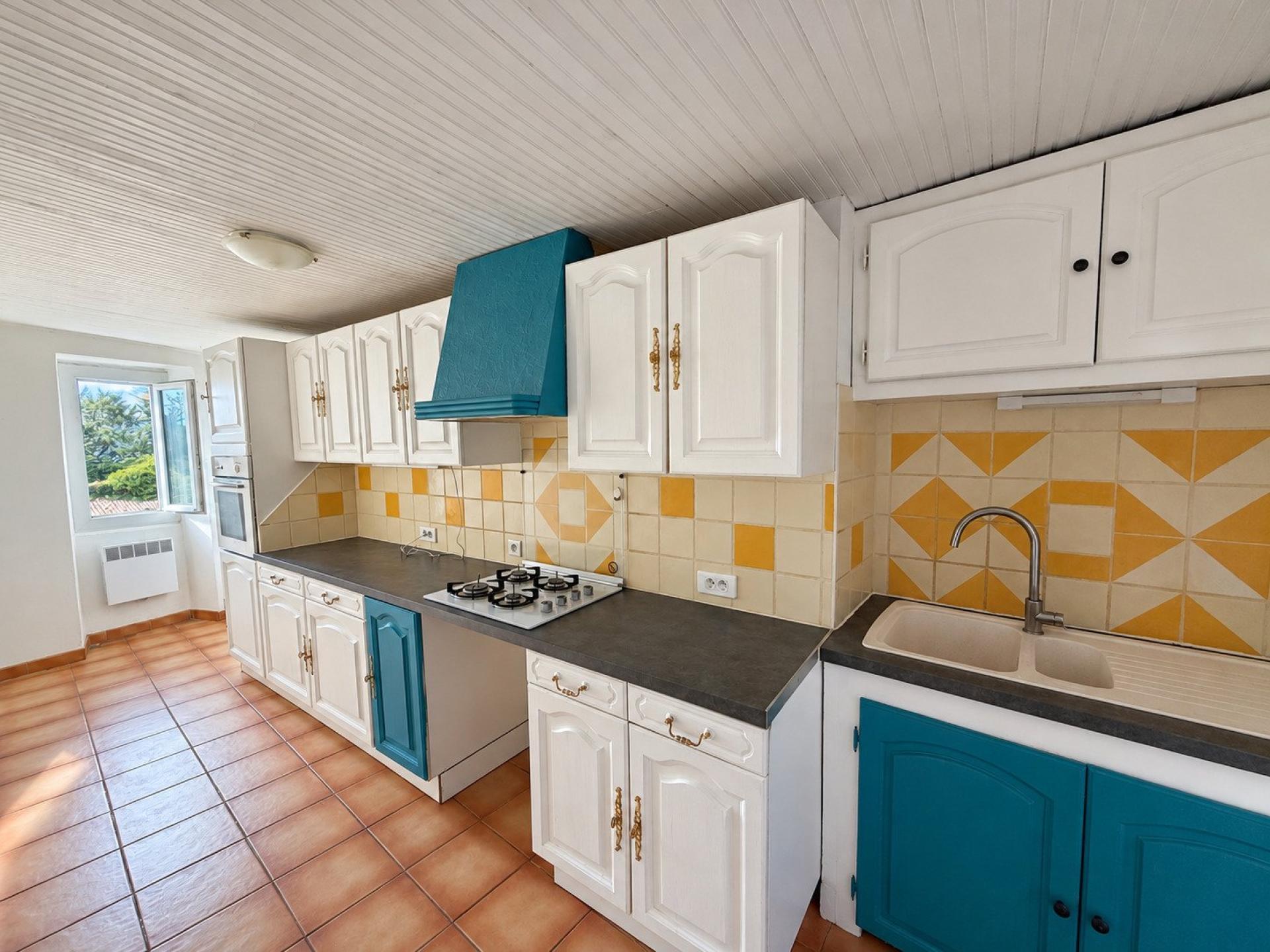 Photo SAFTI — Maison 4 pièces, 104 m² à Saint Etienne Les Orgues 3