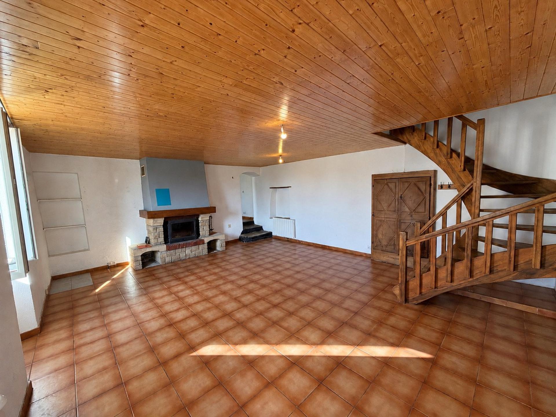 Photo SAFTI — Maison 4 pièces, 104 m² à Saint Etienne Les Orgues 2