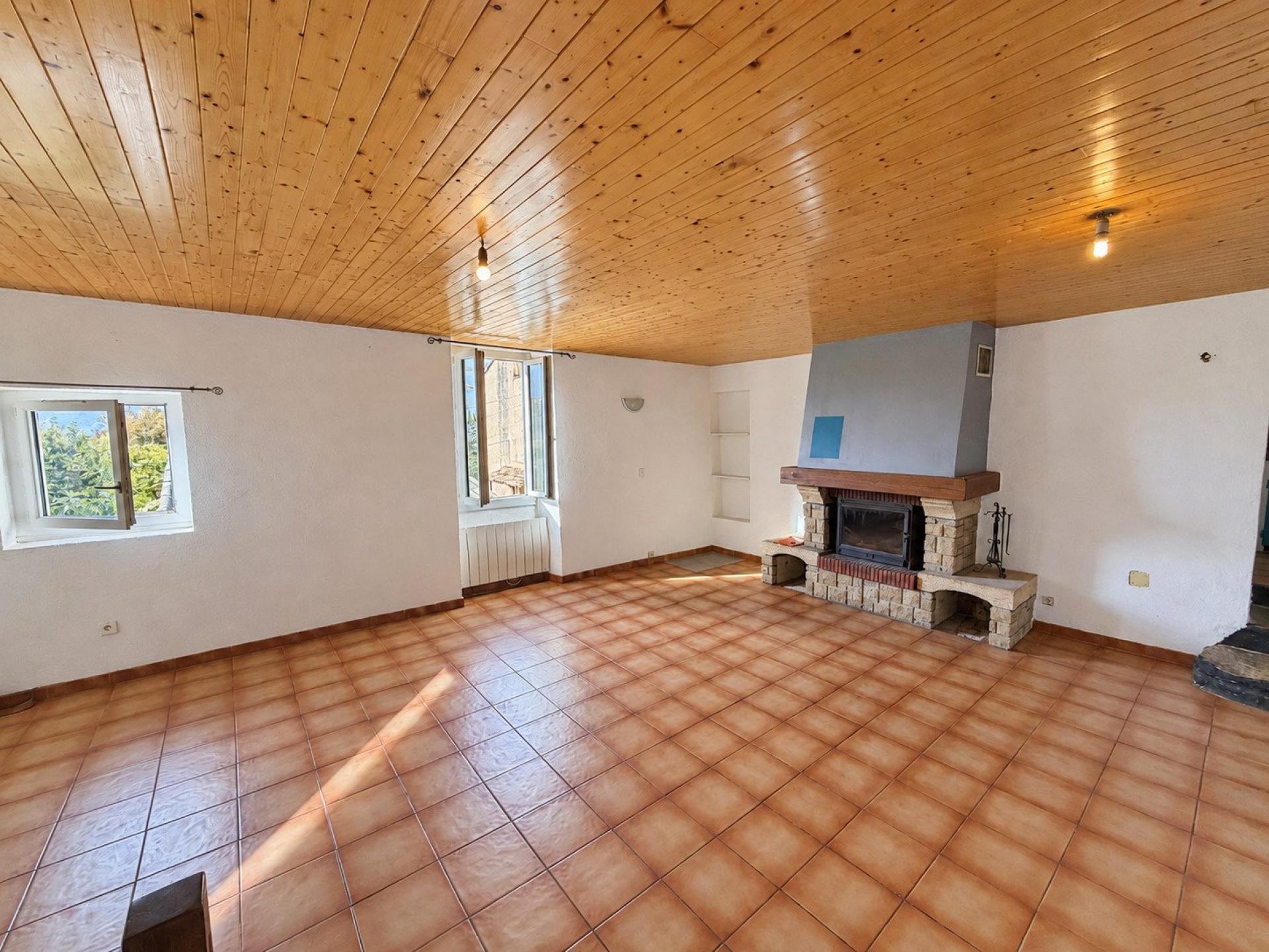 Photo SAFTI — Maison 4 pièces, 104 m² à Saint Etienne Les Orgues
