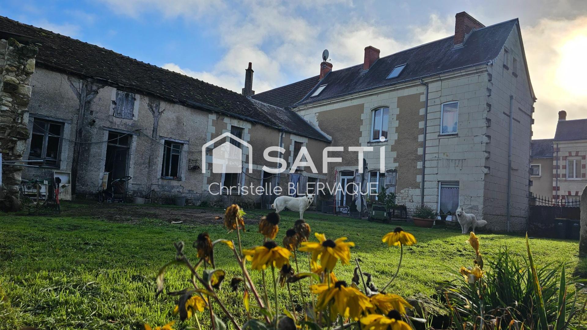 Maison de caractère avec dépendances et potentiel à Lésigny