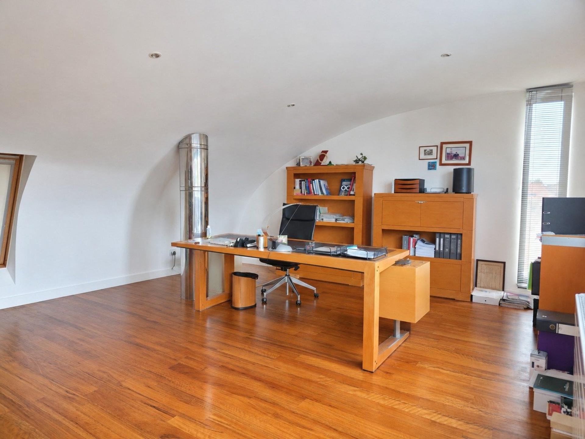 Photo 16 of the listing.