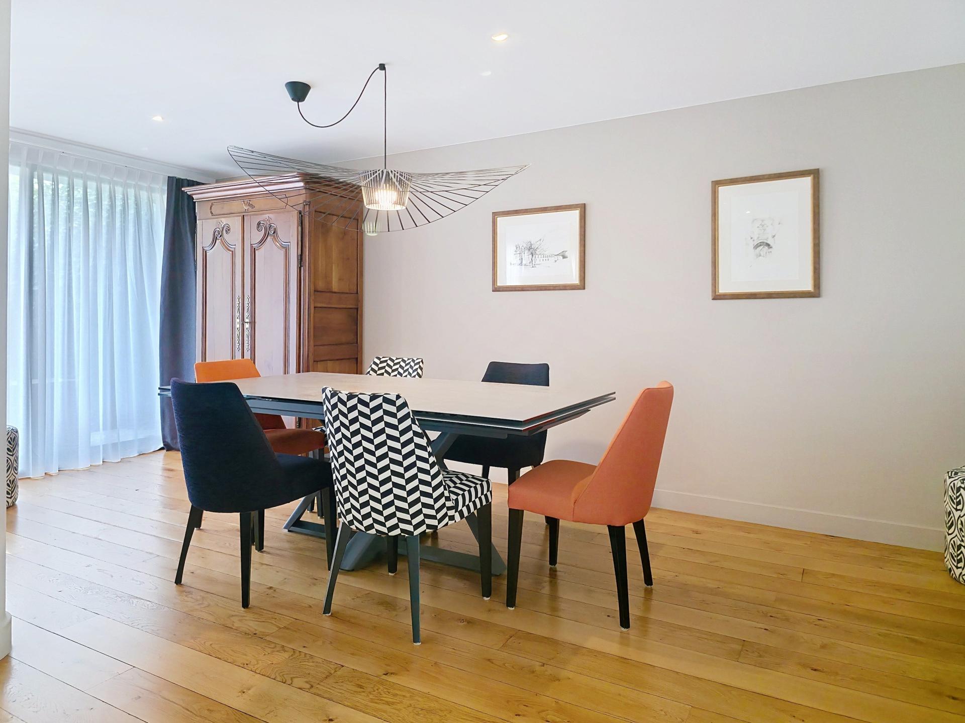 Photo 3 of the listing.