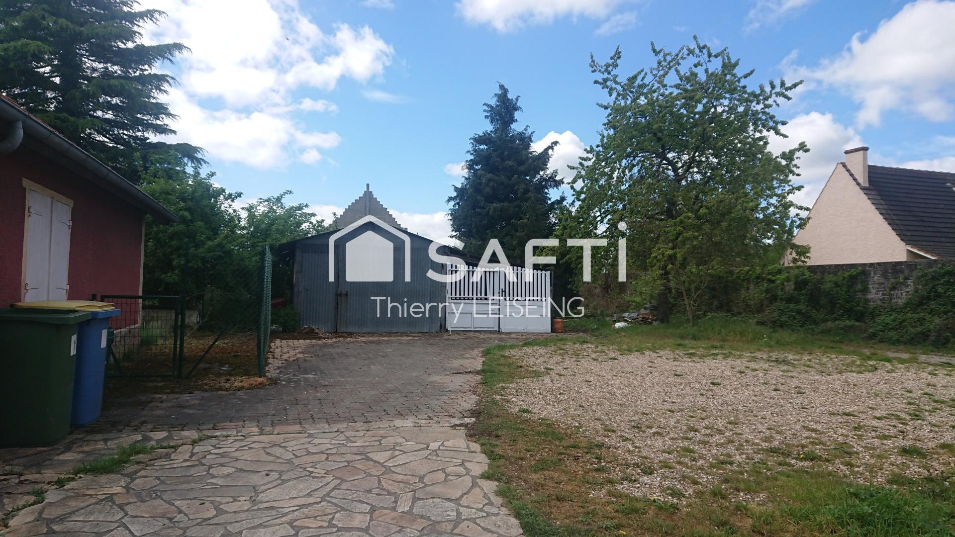 Maison 1 pièce 300 m² · à Saint-André-de-l'Eure · 300 m² · 142 000 €