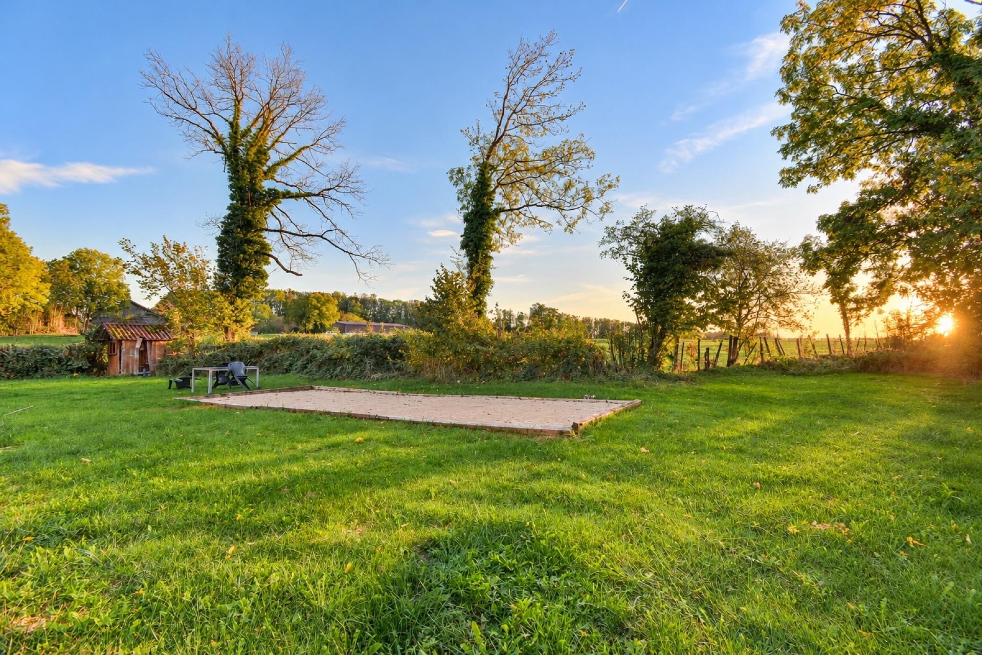 Maison 7 pièces 201 m² · aux Bréseux · 201 m² · 294 000 €