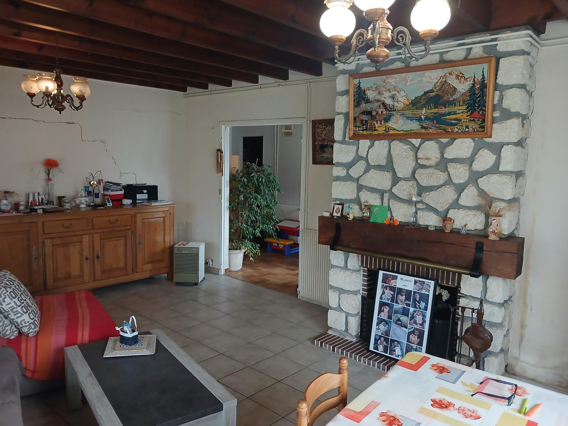 Maison 4 pièces 95 m² · à Chermignac · 95 m² · 89 800 €