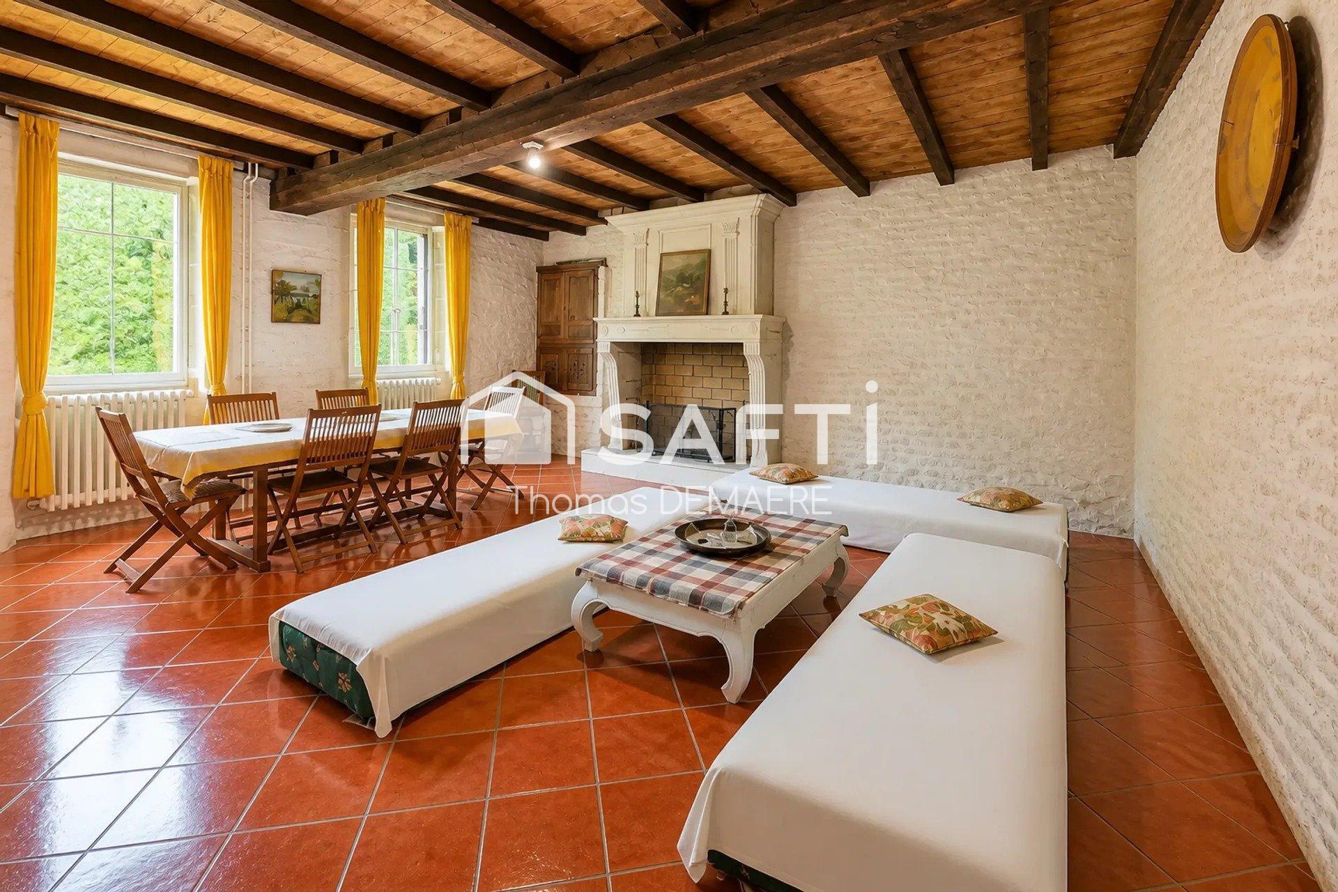 Maison 6 pièces 270 m² · à Brie-sous-Archiac · 270 m² · 317 900 €