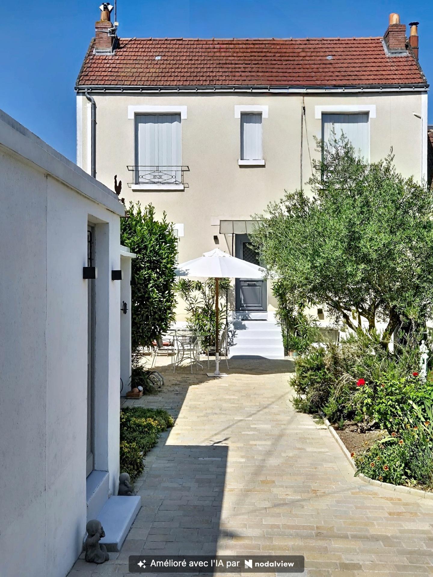 Maison 4 pièces 100 m² · à Tours · 100 m² · 349 000 €