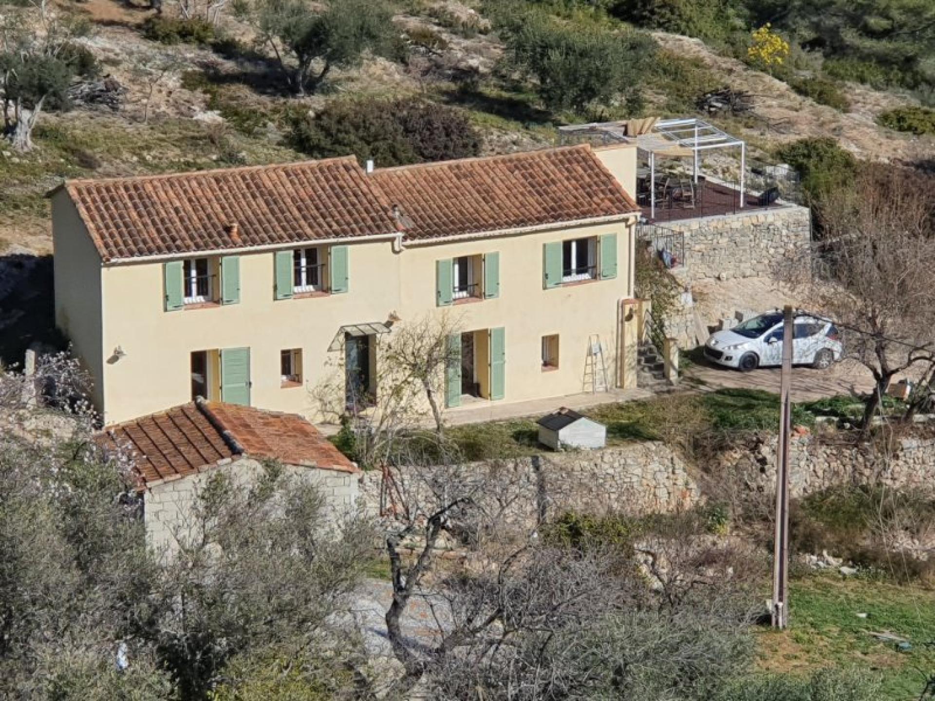 Photo 11 of the listing.