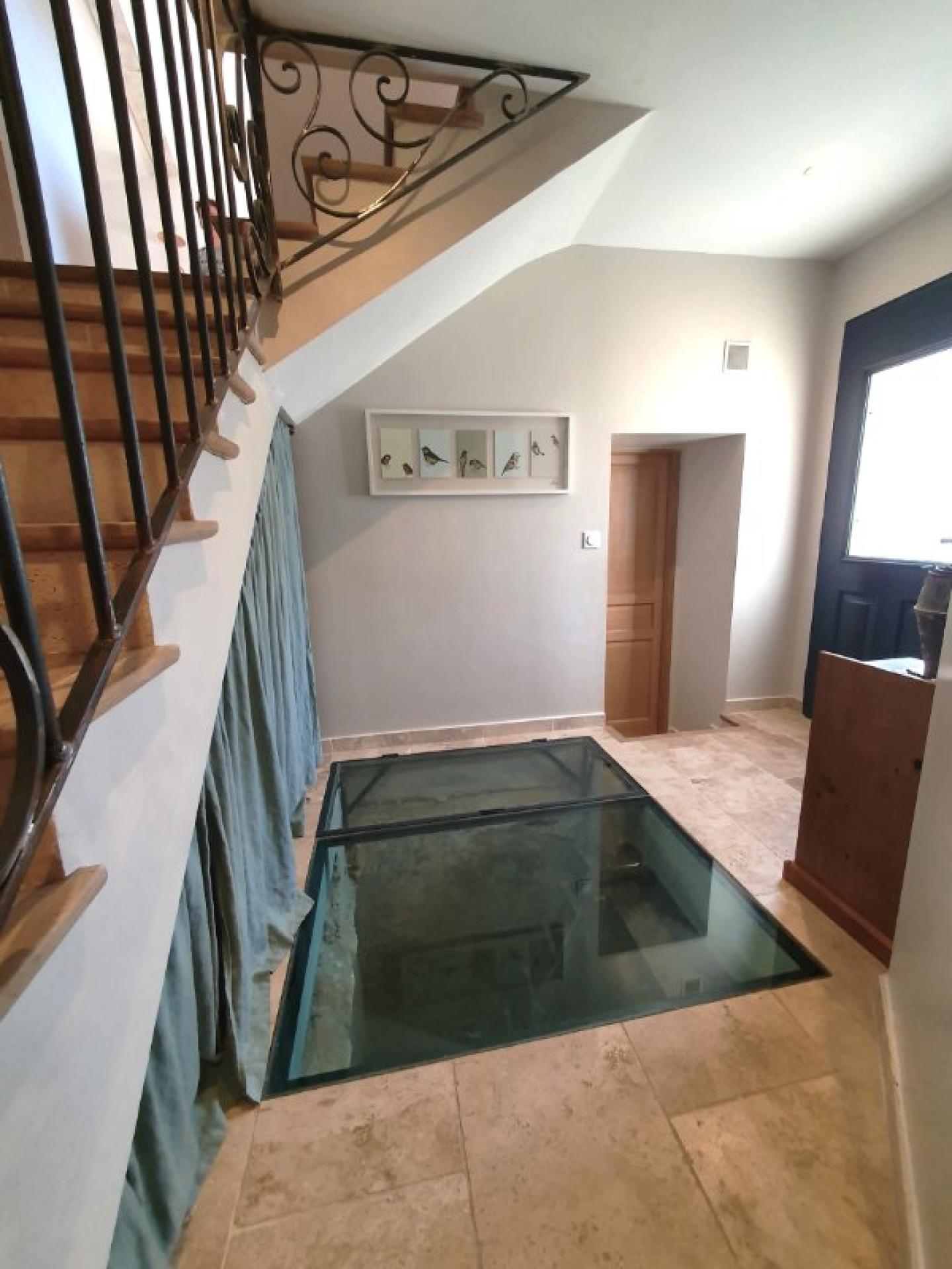 Photo 4 of the listing.