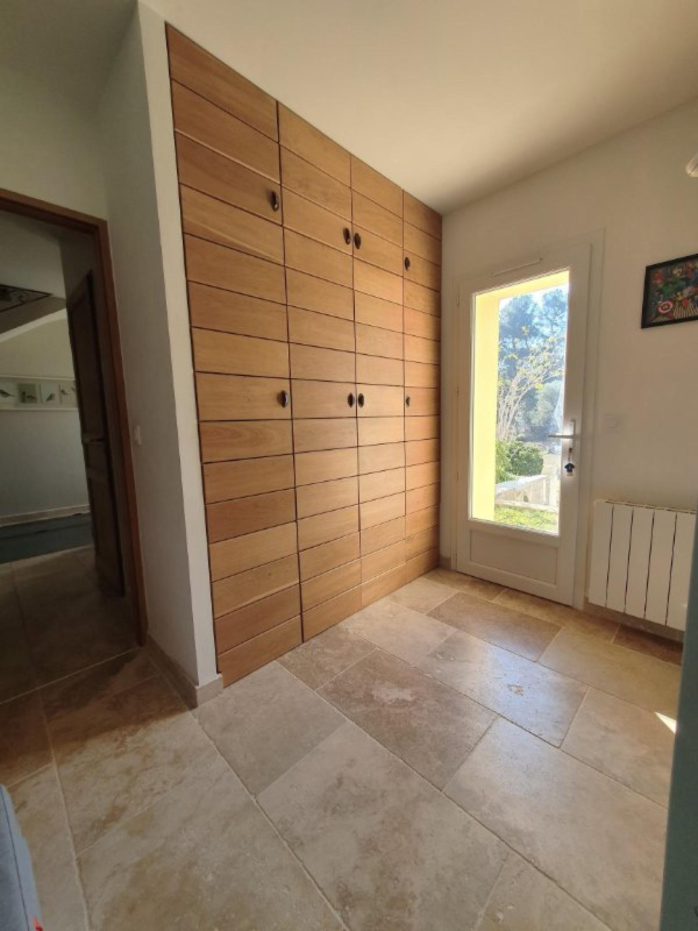 Photo 6 of the listing.