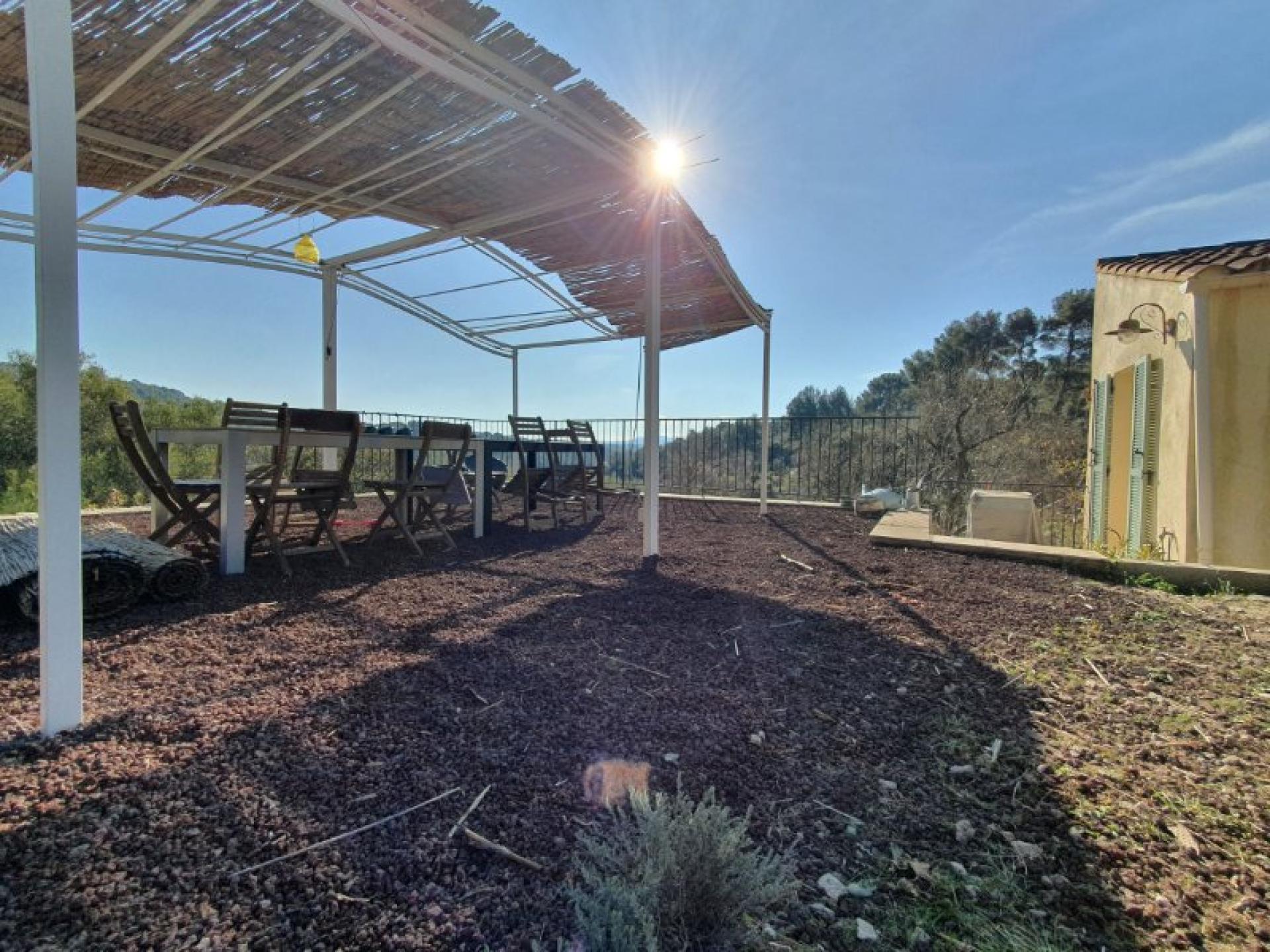 Photo 8 of the listing.