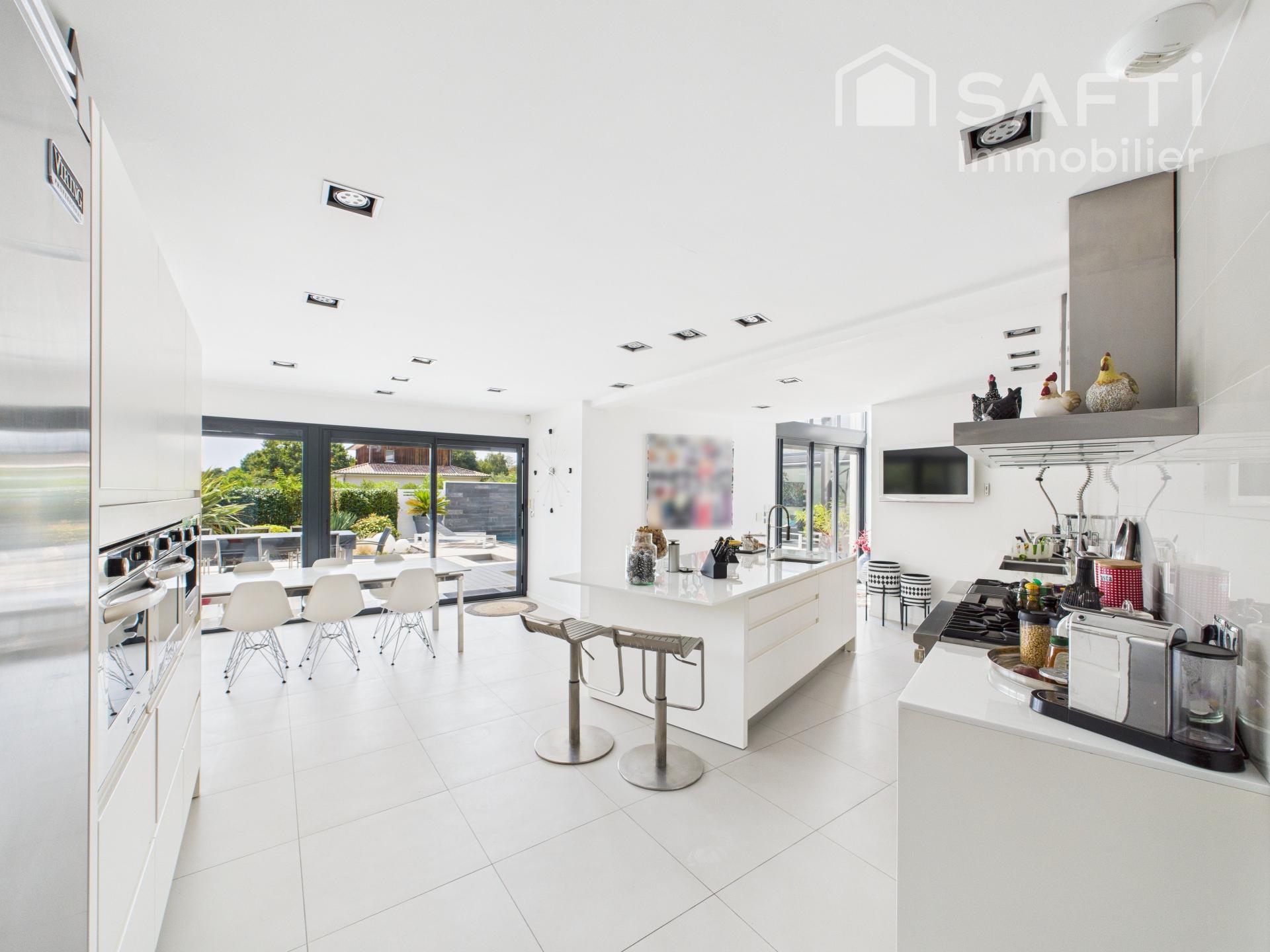 Photo 20 of the listing.