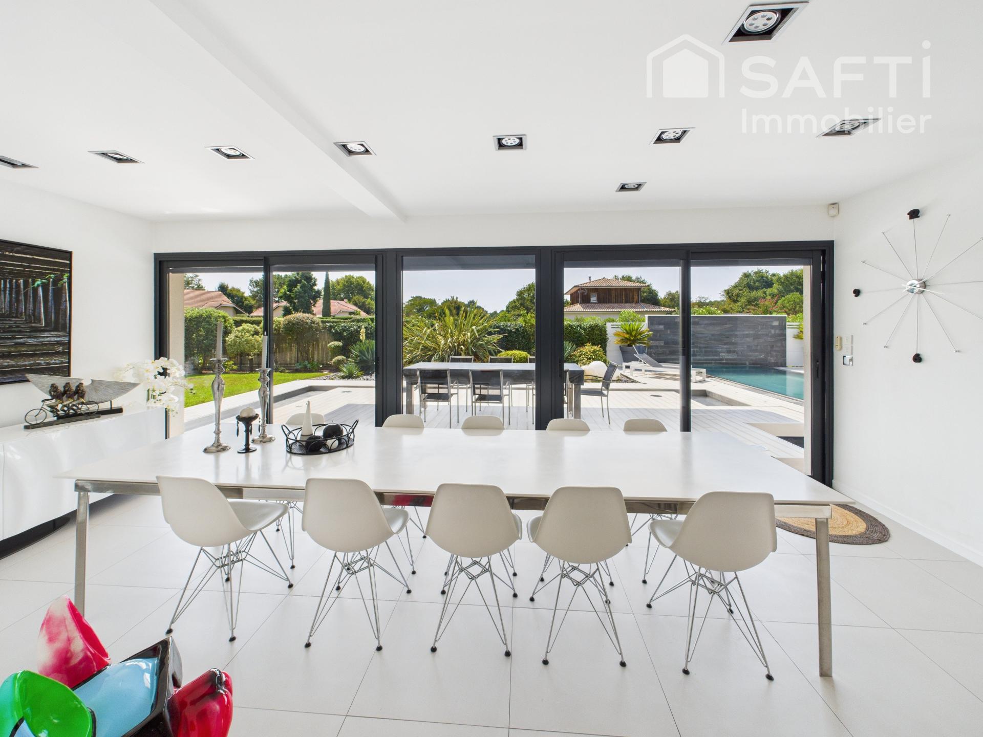 Photo 5 of the listing.