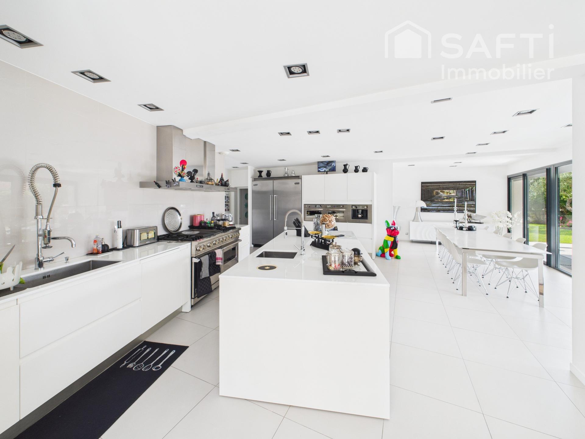 Photo 22 of the listing.