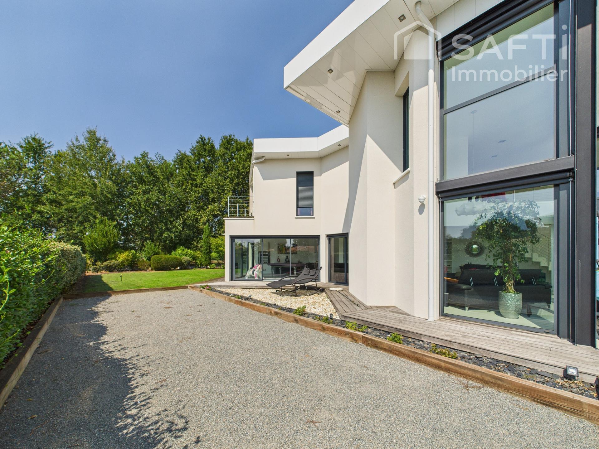 Photo 34 of the listing.