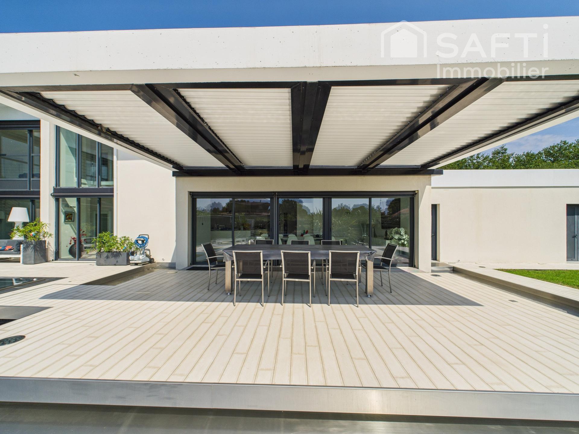 Photo 25 of the listing.