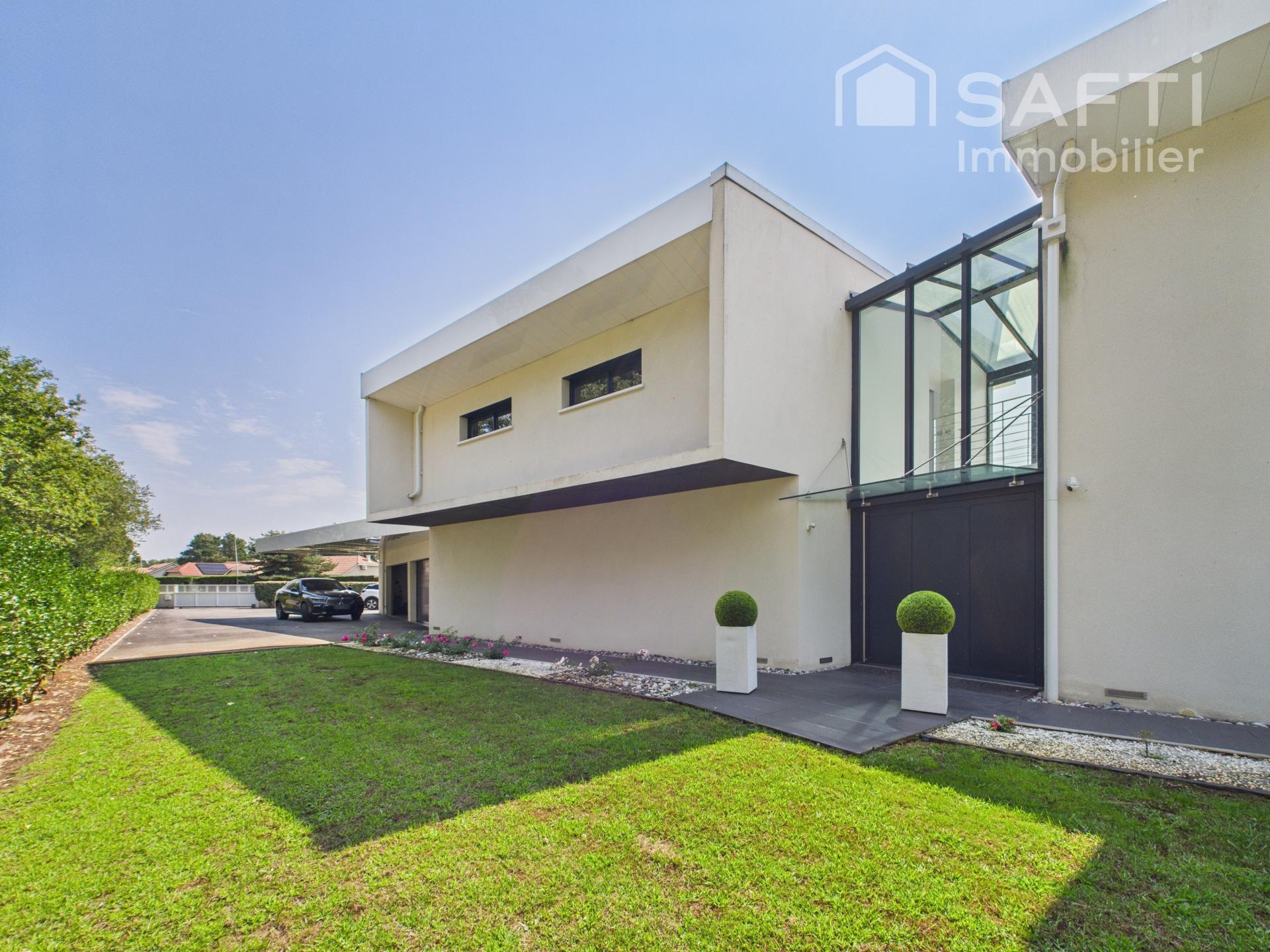 Photo 35 of the listing.